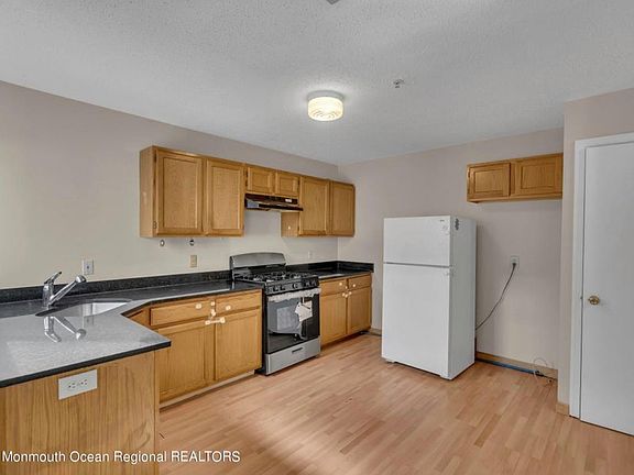 5th image of 811 Schley Ave