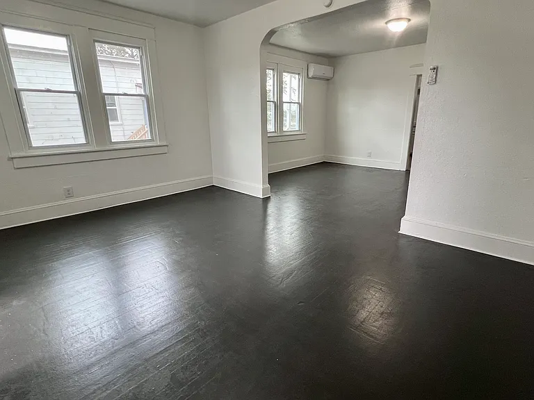 1707 Holladay St #7 — Photo 14