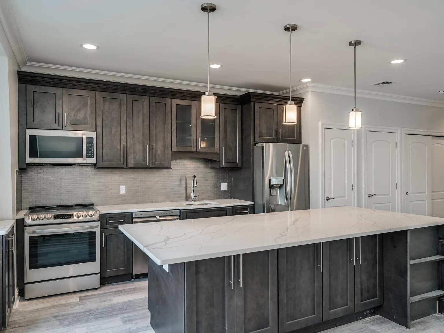 2 bed, $4,500 — Photo 2