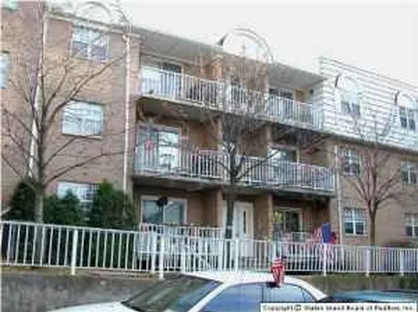 85 Elmwood Park Dr APT 22, Staten Island, NY 10314