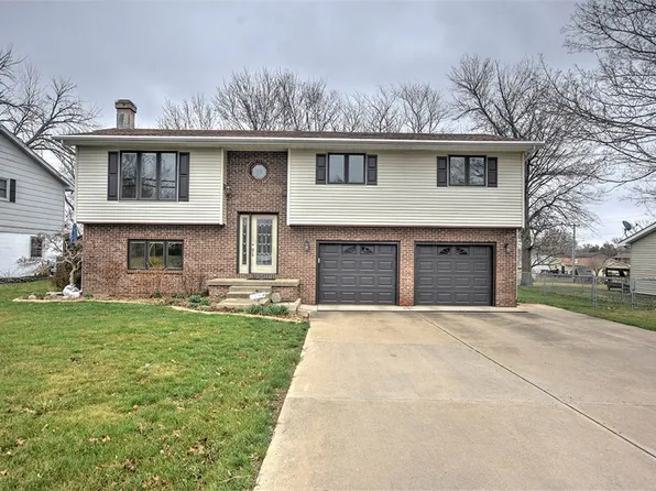 1320 Westside Dr, Mt Zion, IL 62549