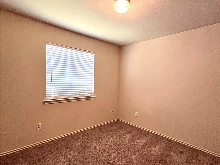 11505 Burton St — Photo 12