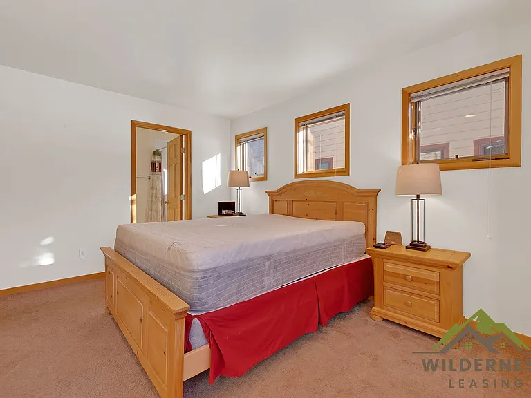 729B Meadow Dr — Photo 12