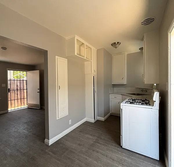 611 N Olive St #3 — Photo 1