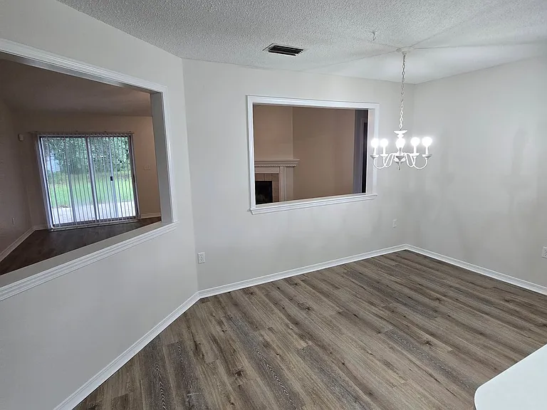 396 Brown Pl — Photo 6
