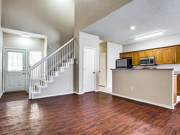 2nd image of 1516 Park Lane Dr