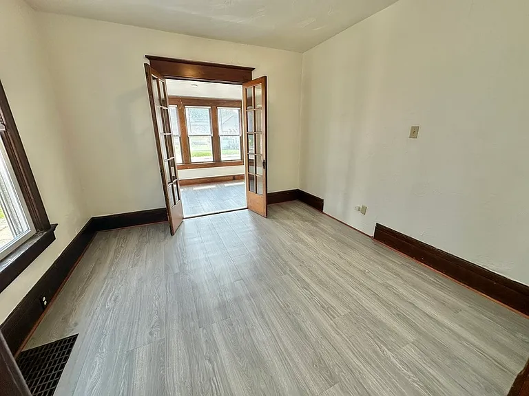 890 Shawano Ave — Photo 12