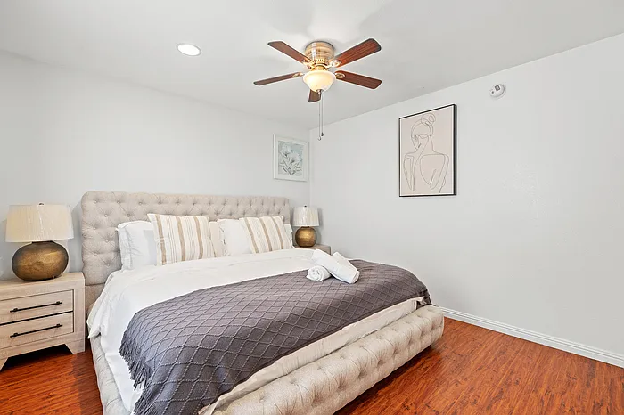 1384 W 37th Pl #1384 — Photo 30