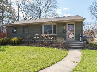 403 Prairie Ave, Libertyville, IL