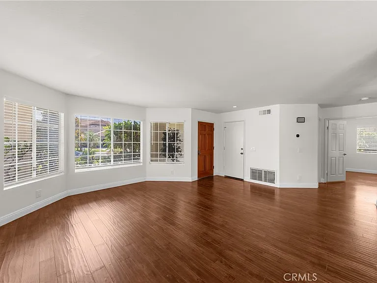 17255 Orangewood Ln — Photo 3