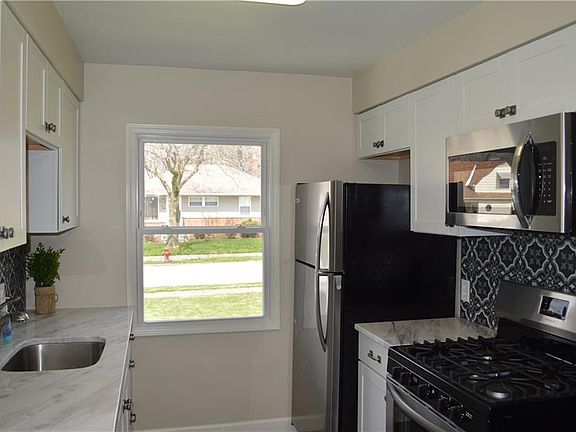 2nd image of 12802 Park Knoll Dr