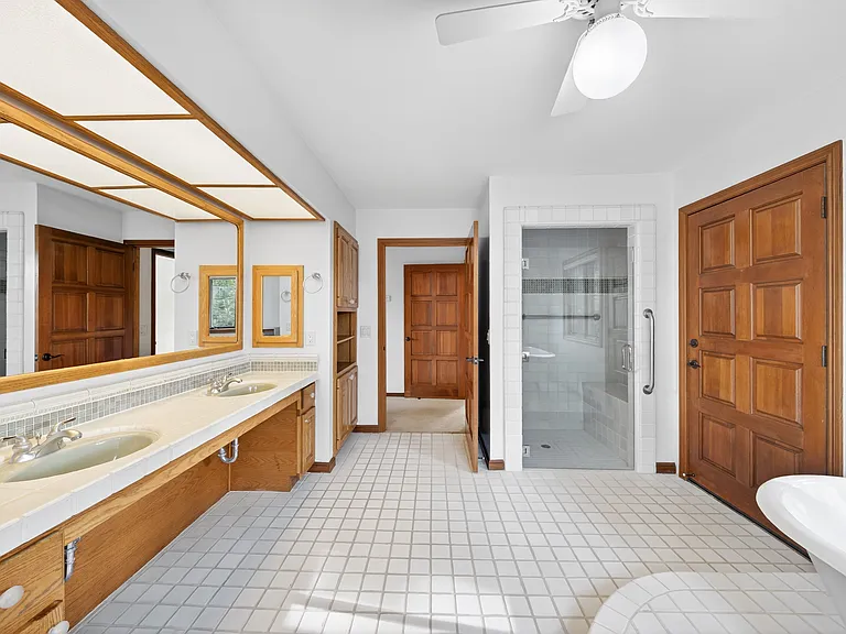 18750 Castle Hill Dr — Photo 28
