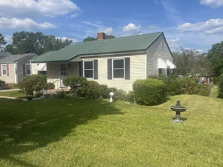 2367 Ruby Dr — Photo 2