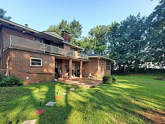 3rd image of 4344 Acacia Dr