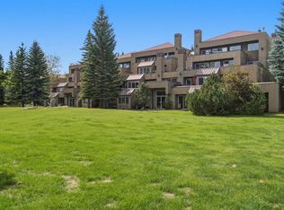 215 E Village Ter SW #10, Calgary, AB T3H 2L4