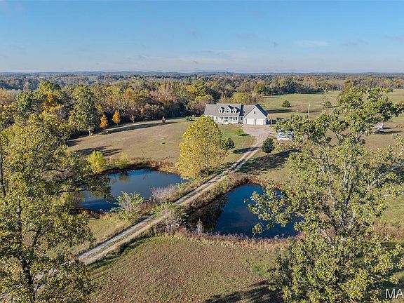 2nd image of 271 Pleasant Knoll Rd