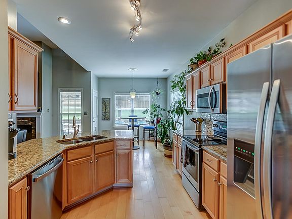 5th image of 8549 Shady Elm Dr