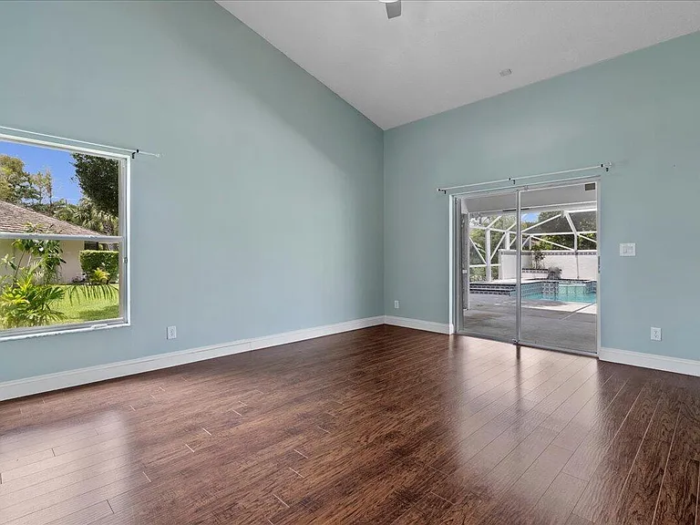 15575 Woodmar Ct — Photo 18