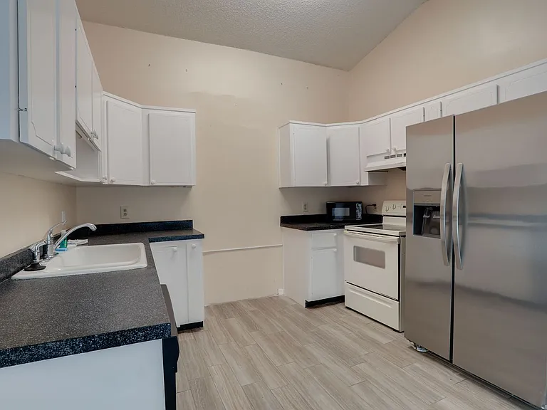 5212 Abelia Dr — Photo 7