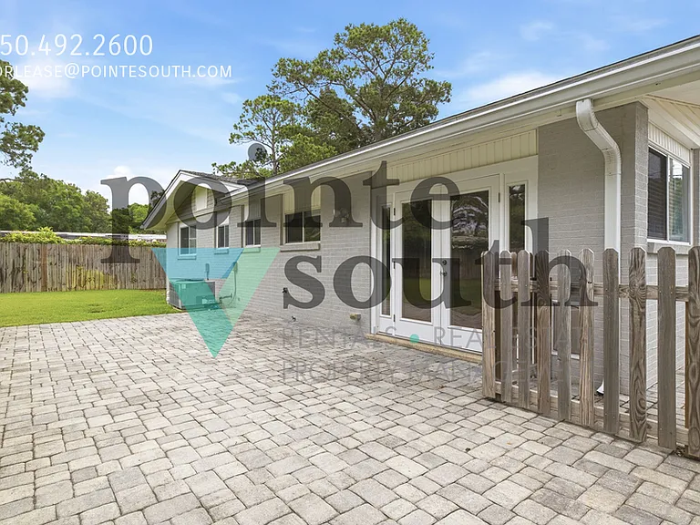 302 Loruna Dr — Photo 32