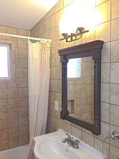 3rd image of 1111 S Holt Ave APT 5