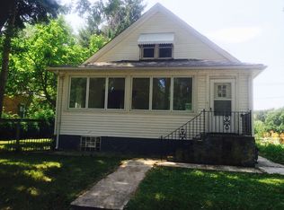 1304 Greenfield Ave, Waukegan, IL 60085