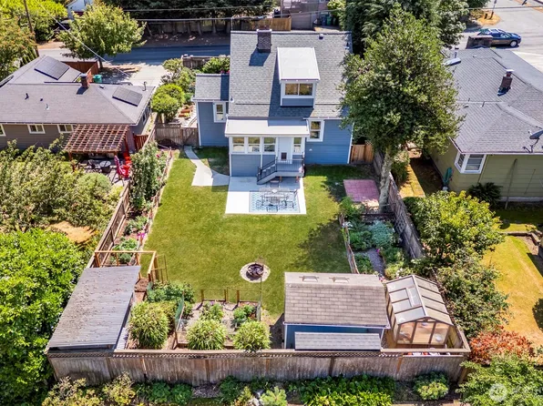 610 N 125th Street, Seattle, WA 98133