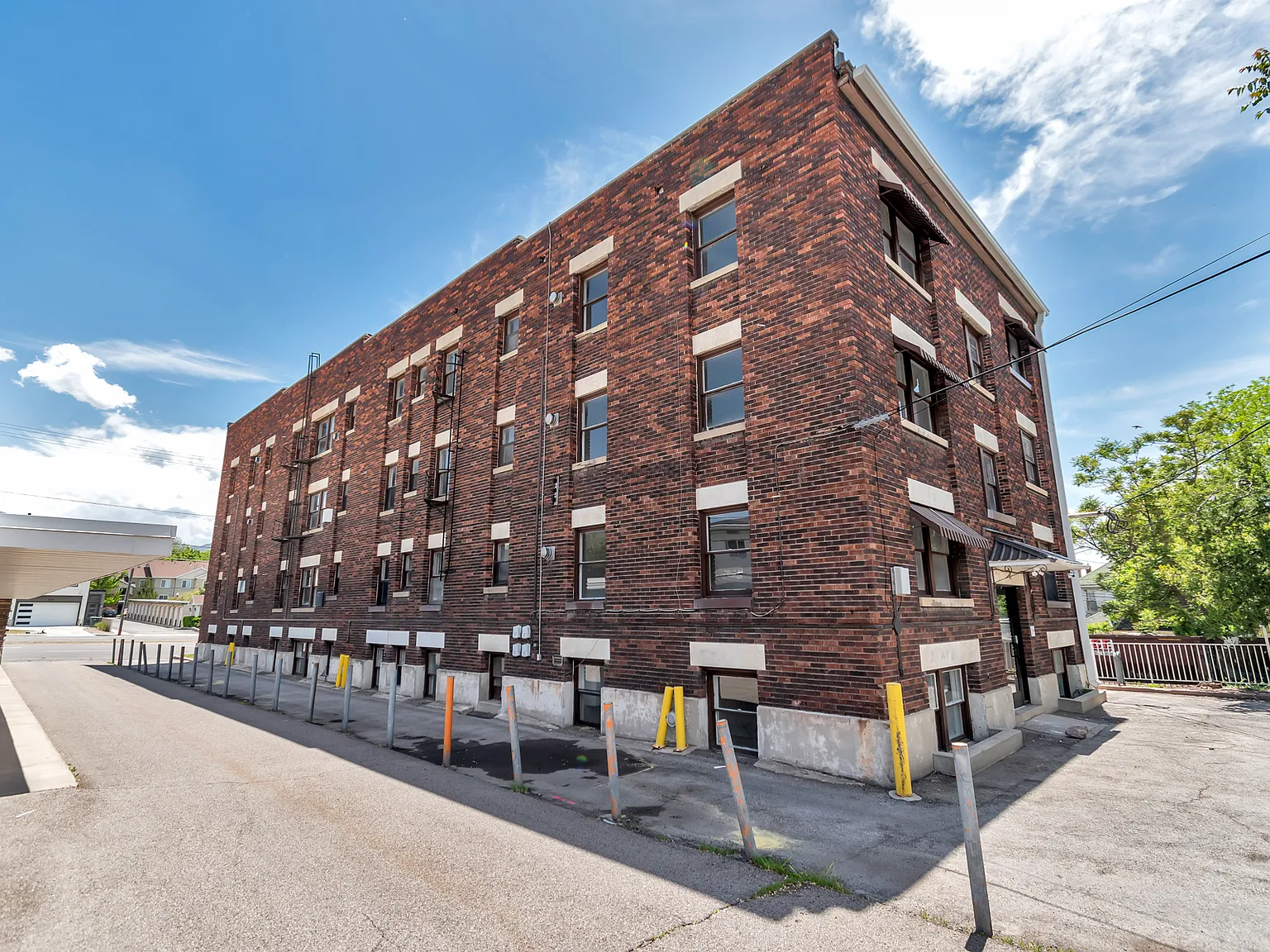 150 South Apartments — Photo 3