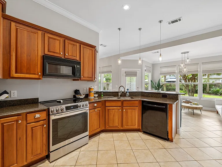 615 Shore Dr — Photo 28