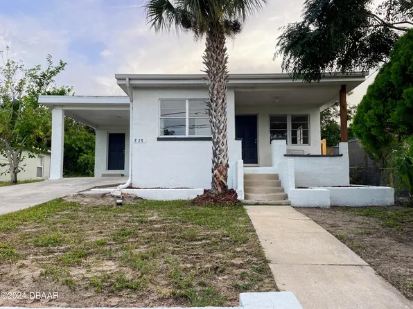 828 Pinewood St, Daytona Beach, FL 32117