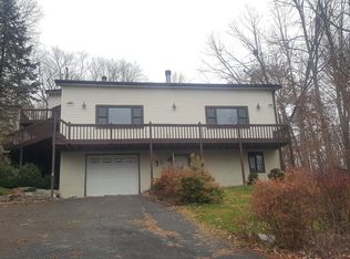 1232 Stony Hollow Cir, Bushkill, PA 18324