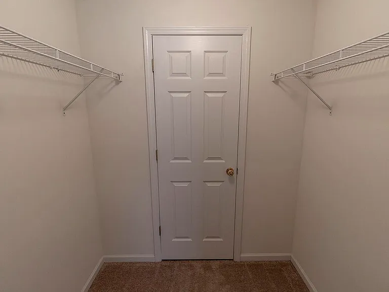 3402 E Saint Charles Rd — Photo 31