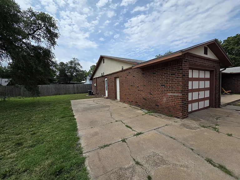 2727 W Maple St #2727 — Photo 2
