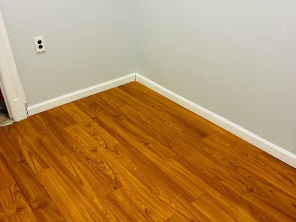 81 West 16th Street image 5 of 12