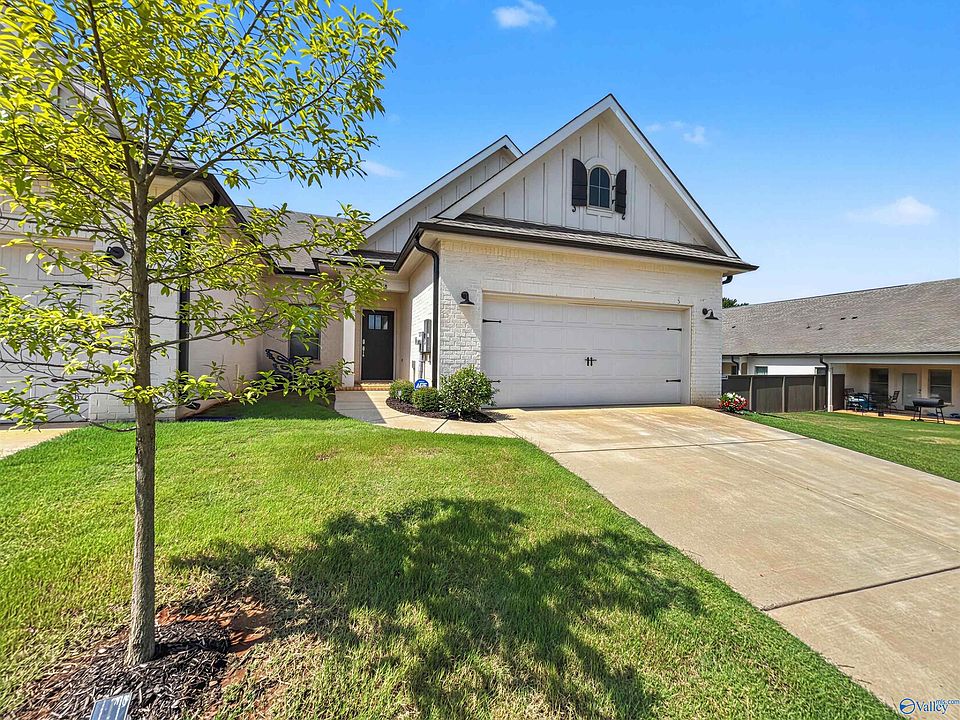 1st image of 148 Clift Farm Dr