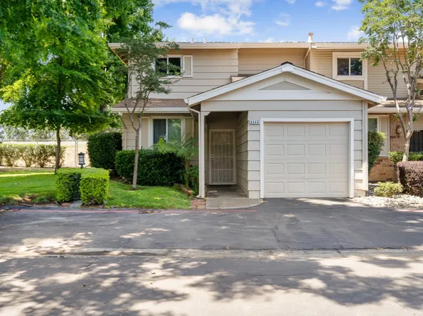 8349 La Riviera Dr, Sacramento, CA 95826