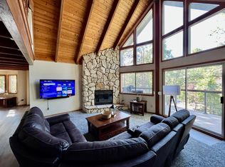 27157 Peninsula Dr, Lake Arrowhead, CA 92352