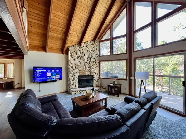27157 Peninsula Dr, Lake Arrowhead, CA 92352