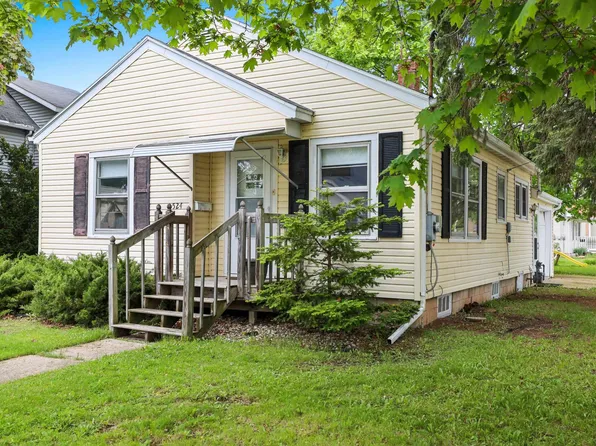 524 6th St, Menasha, WI 54952