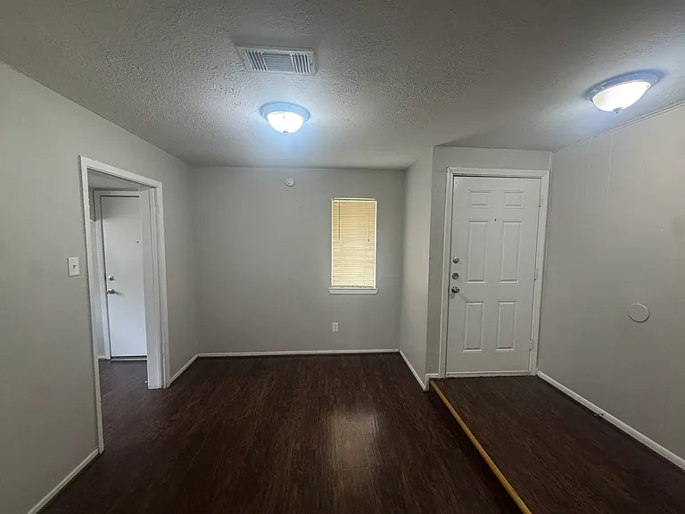 23139 Lestergate Dr — Photo 3