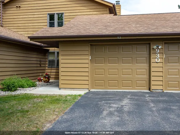 930 Manor Dr APT 63, Neenah, WI 54956