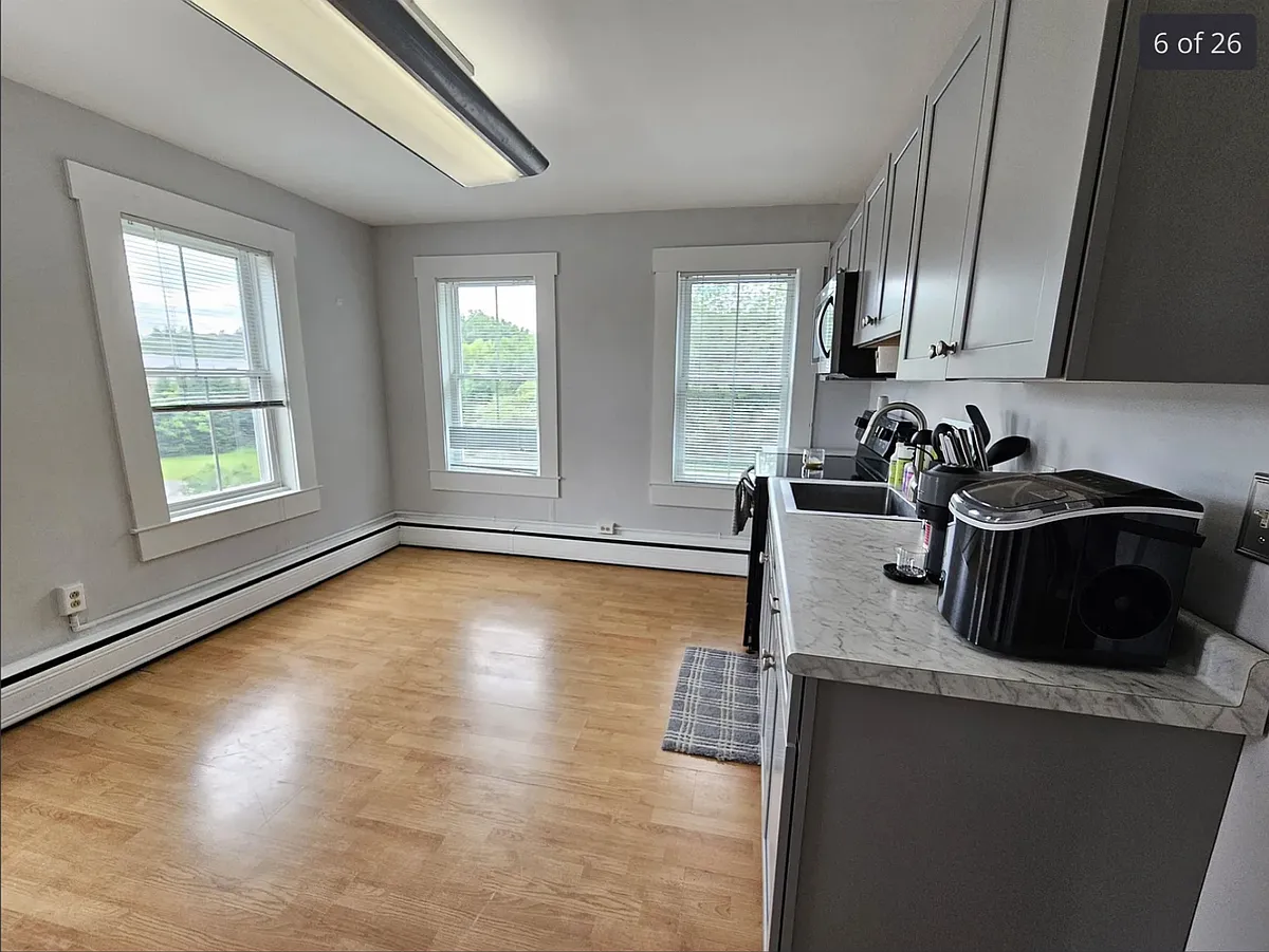 Building Photo - 377 Nashua St #2