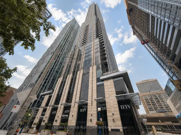 11 Yorkville Ave, Toronto, ON