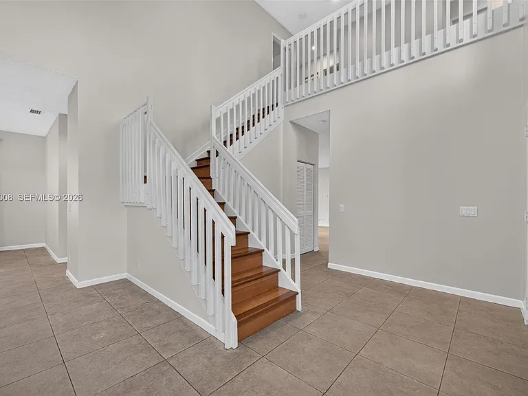 498 Cambridge Ln — Photo 18