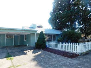 141 E Madison Ave, Cottage Grove, OR 97424