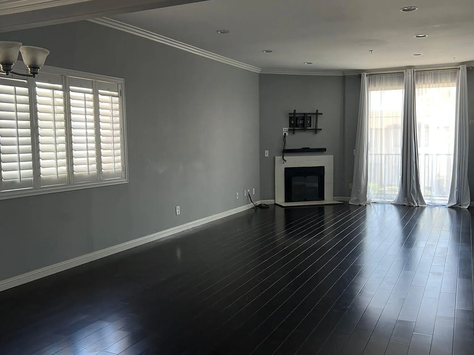 2 bed, 2.5 bath, 1349 sqft, $3,400 — Photo 3