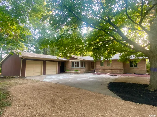 1815 Mound Rd, Jacksonville, IL 62650