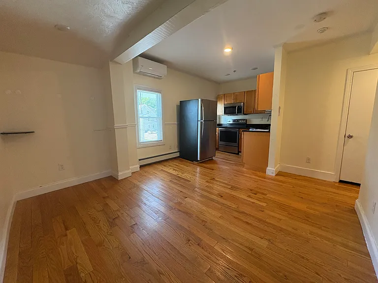 32 Main St #6 — Photo 2