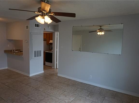 5th image of 4218 Hessmer Ave APT 214