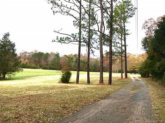 5th image of 4005 Trails End Dr